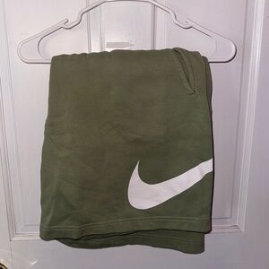 Nike Sportswear Club Fleece Training Shorts Olive Green